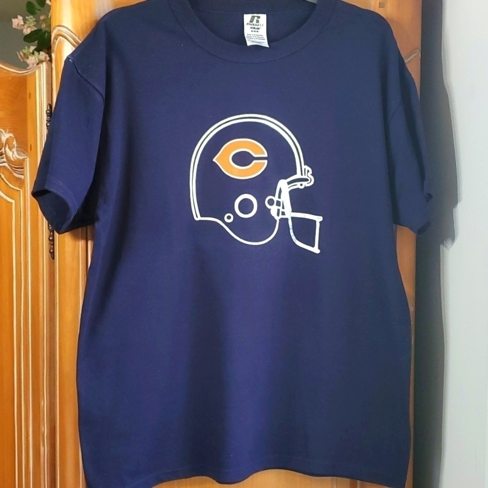 CHICAGO‎ BEARS NAVY BLUE TEE. SIZE MEDIUM. CUTLET #6. good used condition.